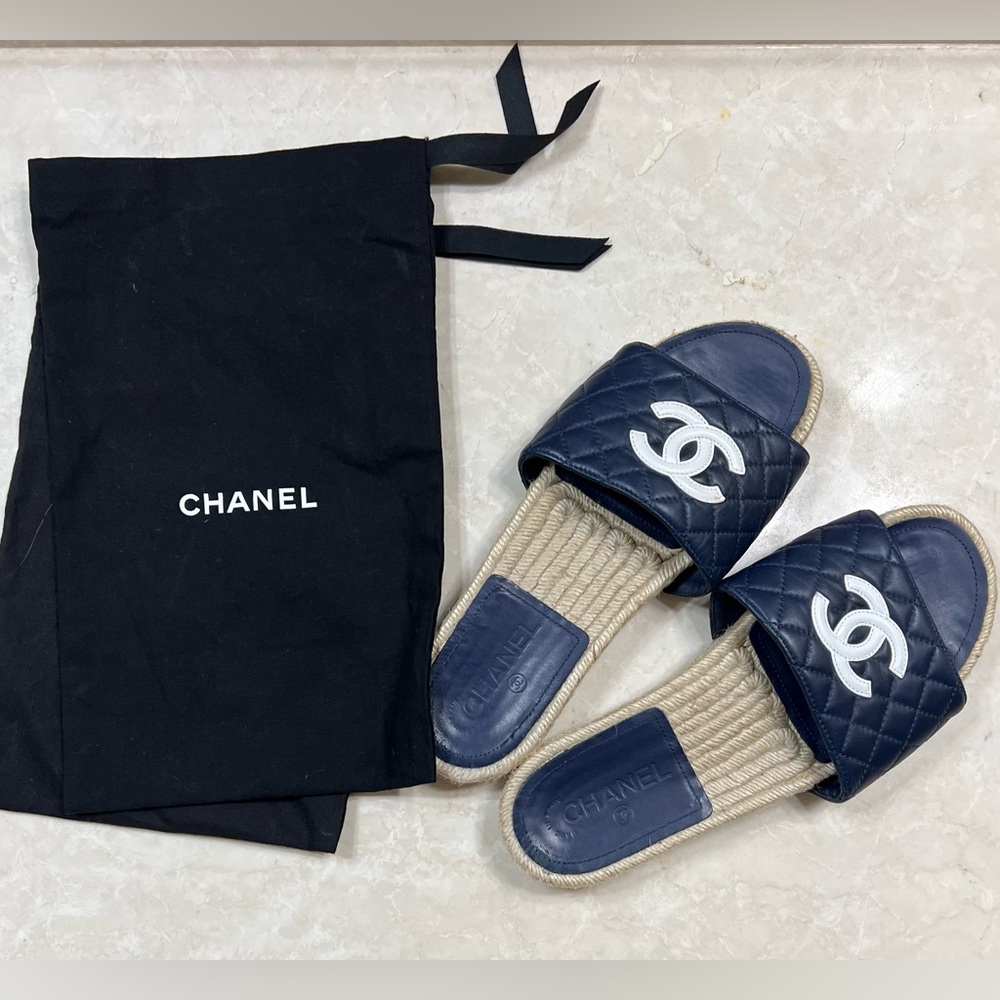 Chanel CC Espadrille Slide Sandal Flat EU 40 (US 9.5) Blue White Great Condition